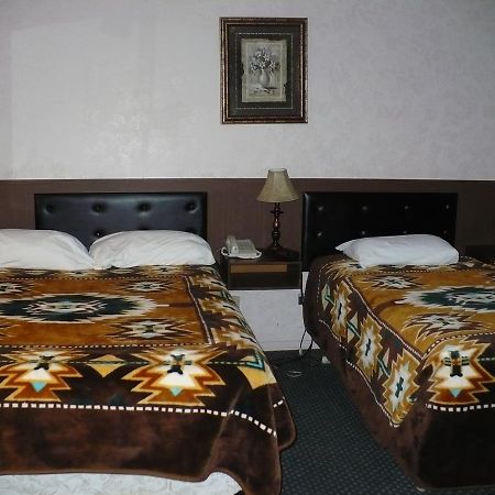 Sheridan Lawrence M Hotel Fort Vermilion Exterior photo